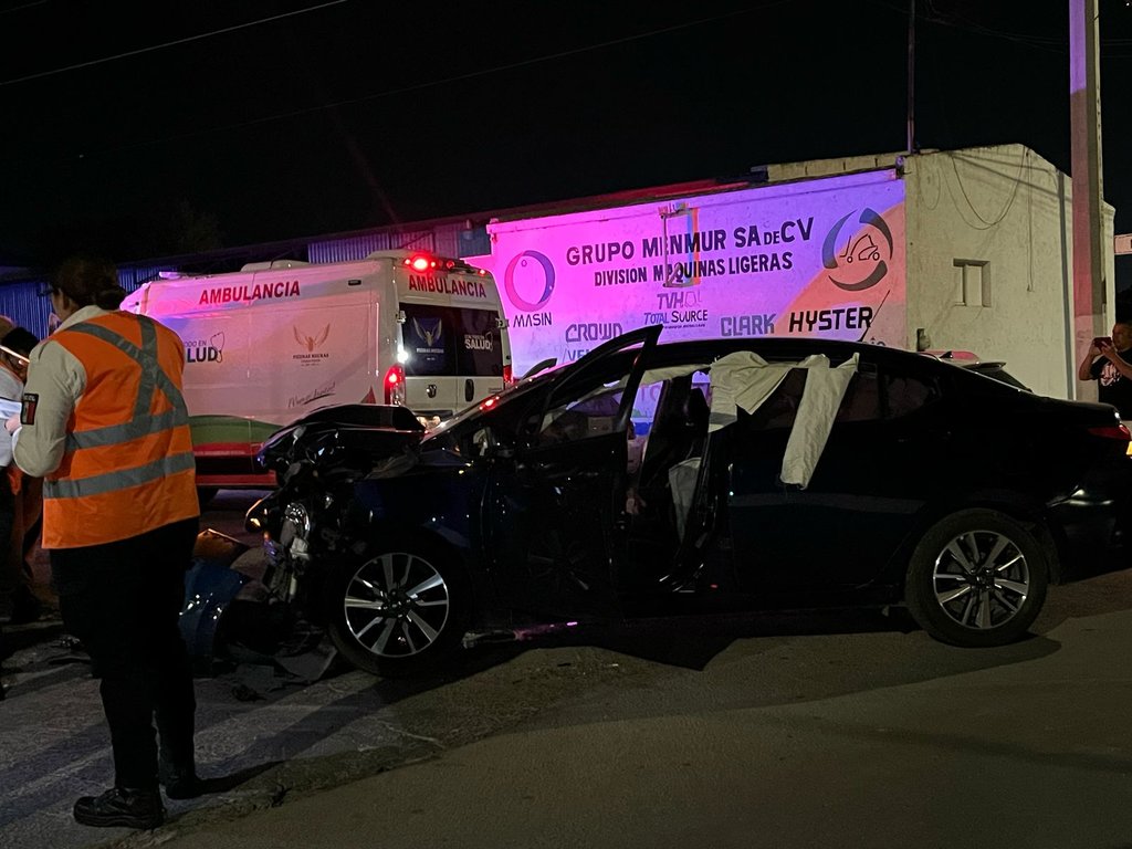 Accidente vial: El accidente se registró en el cruce de la avenida Armando Treviño y la calle Hermilo Jiménez,