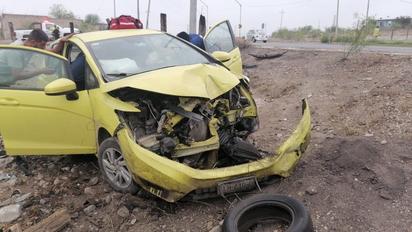 Accidente en Libramiento Sur por pavimento mojado y exceso de velocidad