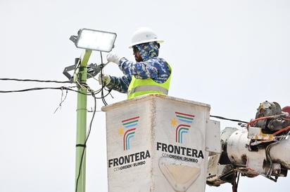 Frontera mejora seguridad con nueva instalación de luminarias en zonas prioritarias