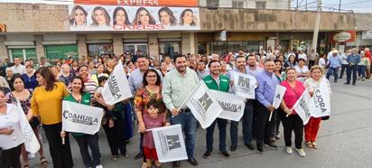 Inicia reposición de drenaje en la calle De la Fuente, en Monclova