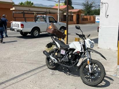 Motociclista ebrio provoca accidente en el Fraccionamiento Monclova