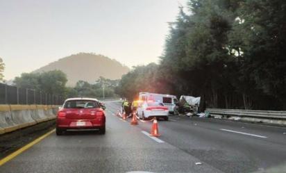 Choque de ambulancia en México-Cuernavaca deja 4 muertos y 12 heridos