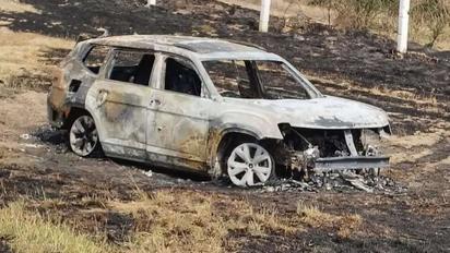 Camioneta de lujo incendiada en autopista Monterrey-Reynosa