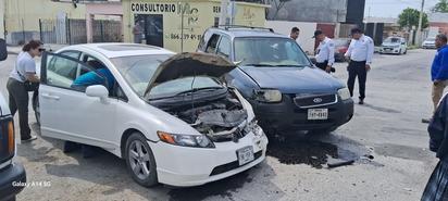 Conductor ignora alto y embiste auto con una menor a bordo en Monclova