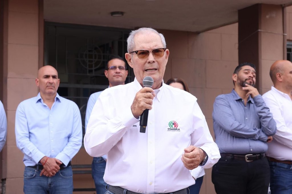 Coahuila: 


- El PRI tiene muy buenos gobiernos con Manolo Jiménez y Javier Díaz, destaca el presidente del CDE.