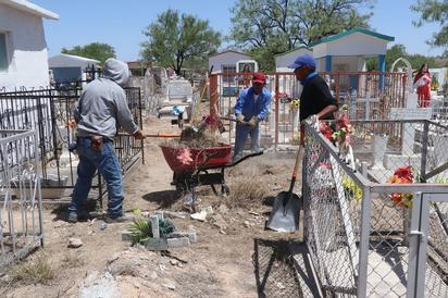 Operativo de limpieza y seguridad en Panteón Santa Rosa para el Día de las Madres 2025