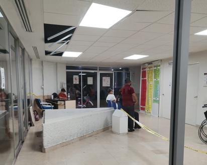 En ISSSTE evaluarán infraestructura de la clínica por caída de plafón 