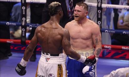 Canelo vence a William Scull y suma nuevo triunfo en Arabia Saudita