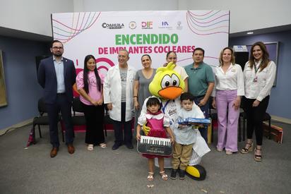 Encendido de implantes cocleares: un logro conjunto que transforma vidas en coahuila