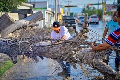 Servicios Primarios logra restablecer limpieza tras tromba en Monclova