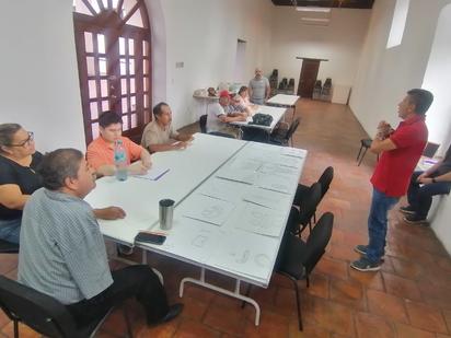 Personas con discapacidad visual tienen taller de arte