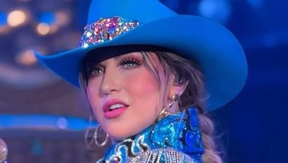 ¡Momento de terror! Escenario colapsa minutos después de que Alicia Villarreal lo abandonara