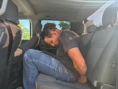 ¡Se le va a secar la mano! 'Oveja negra' agrede a su madre