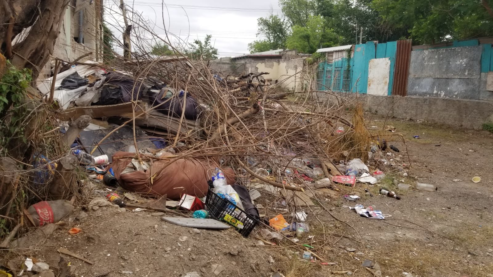 El abandono ciudadano convierte calles del centro en basurero clandestino: Un basurero clandestino fue denunciado sobre la calle Ocampo en pleno centro de la ciudad