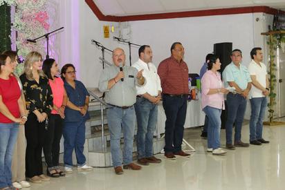 Reconocen a madres priístas en emotivo evento organizado por el PRI Sabinas con música y regalos