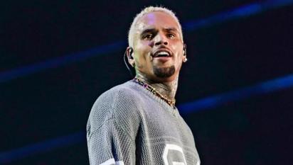Cantante Chris Brown enfrenta nueva acusación por violencia en Londres