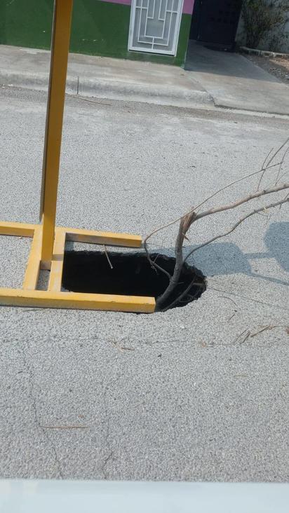 Hundimiento en calle Progreso de la colonia Los Montes genera riesgos viales