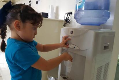 Escuelas de Piedras Negras garantizan hidratación a estudiantes