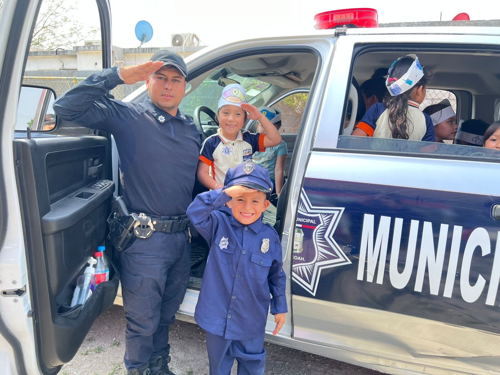 Proximidad : La visita fue con el objetivo de explicar a los niños de forma sencilla las funciones de la policía.