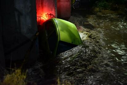 Lluvias dejan daños en el sur de Monclova: vehículos arrastrados y colonias afectadas
