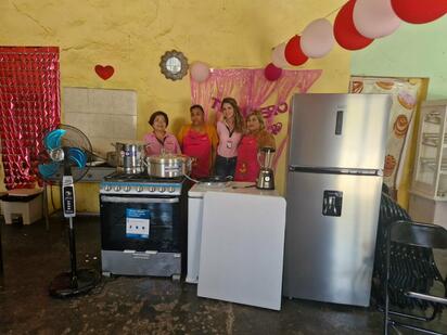 DIF Coahuila entrega nuevo mobiliario completo en los siete comedores comunitarios de la zona Carbonífera
