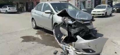 Choque entre Chevy Aveo y camioneta SUV deja dos lesionados en los Cuatro Altos de Sabinas