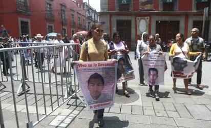Avanza investigación de los 43 normalistas, confirma fiscal