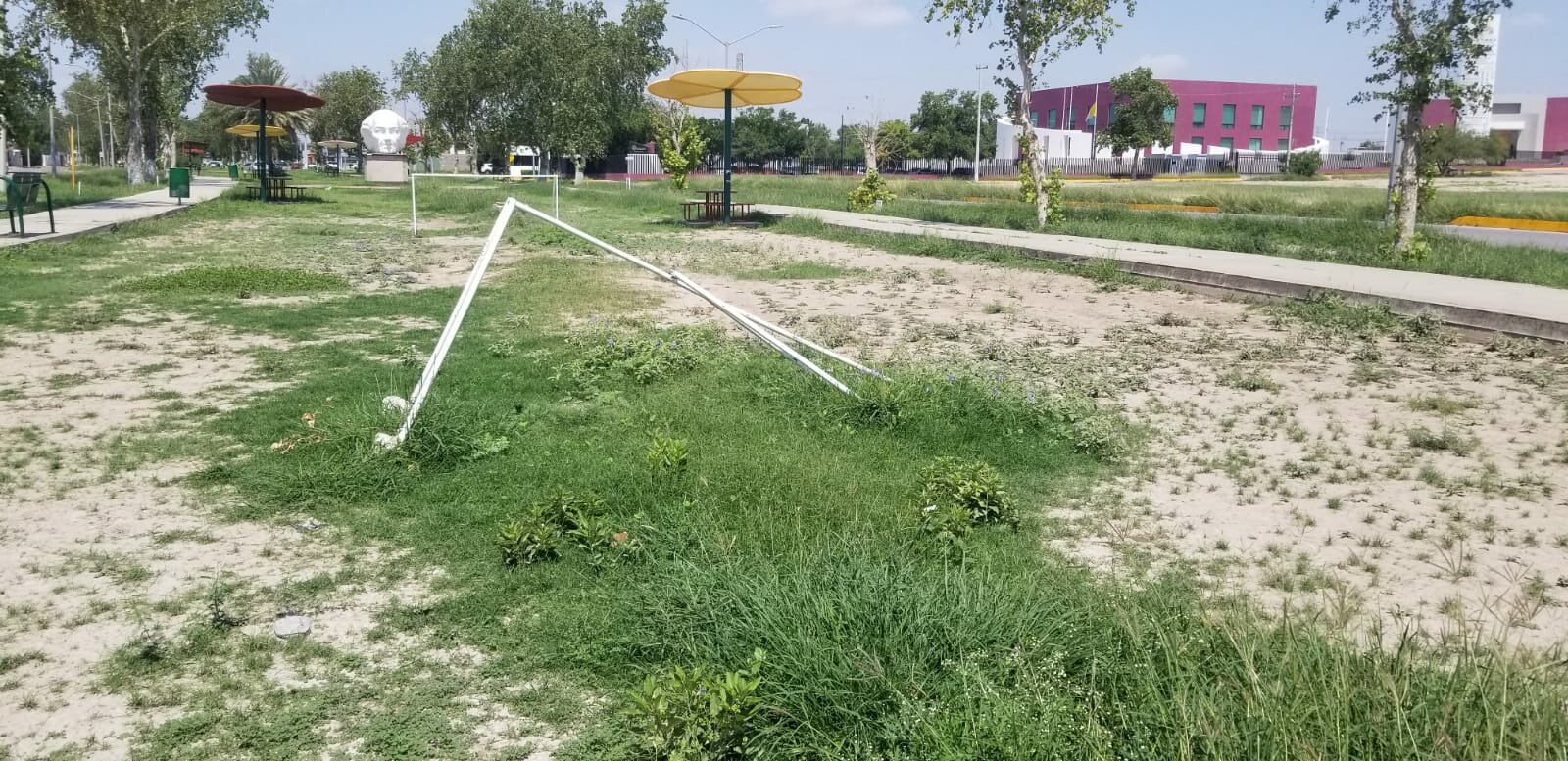 Reportan malas condiciones en el parque lineal de la colonia Tecnológico: Son distintas las incomodidades por las que tiene que enfrentar los usuarios que acuden de manera cotidiana