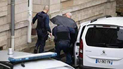 Ex cirujano recibe 20 años de cárcel por 299 abusos a menores