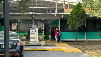 Regresa el cubrebocas a secundaria de Monterrey tras brote de COVID-19