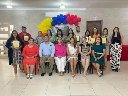 Emotivo homenaje en Sabinas reconoce a maestras de preescolar por su entrega y años de servicio