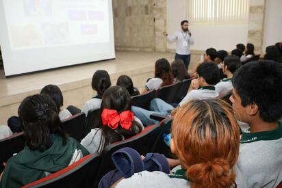 Jóvenes reciben orientación con el programa Mente Chida, Juventud Sana