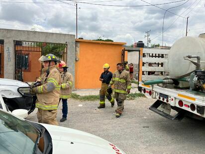Incendio en Colinas de Santiago moviliza a cuerpos de emergencia