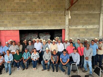Secretario Montemayor visita Múzquiz para fortalecer apoyos al campo y avanzar en exportación ganadera segura