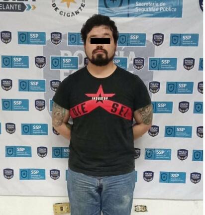 Detienen a conductor en Piedras Negras por circular en vehículo robado con placas falsas