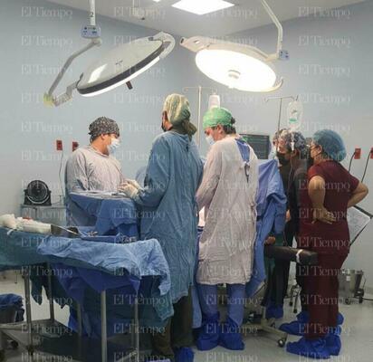 Médico se desmaya en plena cirugía por calor sofocante en clínica 7