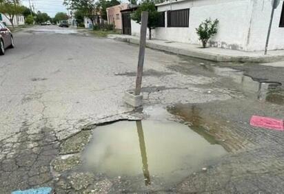 Persisten aguas negras en Valle Escondido; vecinos denuncian omisión oficial