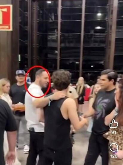 Captan al alcalde de Piedras Negras en concierto de Gabito Ballesteros en Monterrey