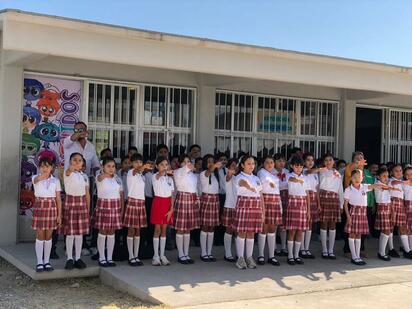 Maestros y niños sufren golpes de calor y deshidrataciones 
