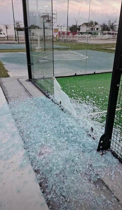 Vandalizan cancha de pádel recién inaugurada en la Macroplaza de Piedras Negras