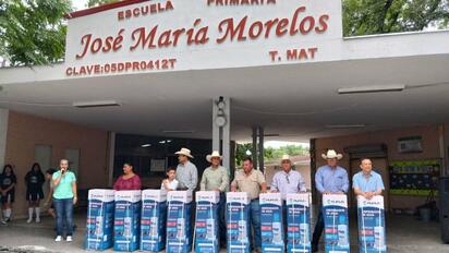 Comité de la Arreada 2025 dona dispensadores de agua a escuela José María Morelos