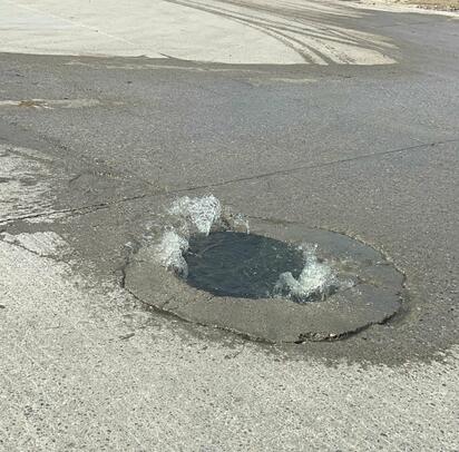 Aguas negras brotan en parque lineal de Los Olivos sin atención desde hace una semana