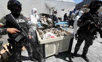 Policía de Ecuador decomisa cocaína oculta rumbo a Tena