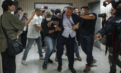 Arrestan a Brad Lander en tribunal de inmigración en Nueva York
