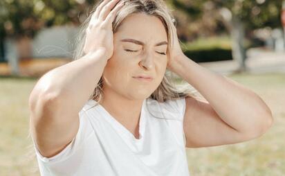 ¿Migrañas frecuentes? Nueve alimentos que podrían desencadenarla
