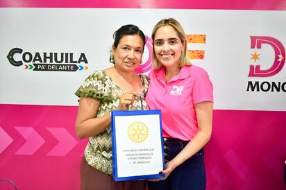 Mavi Sosa encabeza entrega de prótesis mamarias a mujeres sobrevivientes de cáncer en Monclova