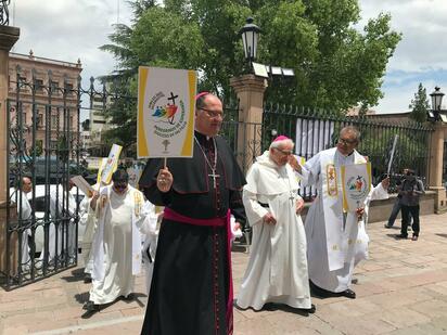Obispos Hilario González y Raúl Vera celebran aniversarios