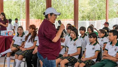Primaria Enrique Cárdenas participa en jornada de reforestación educativa
