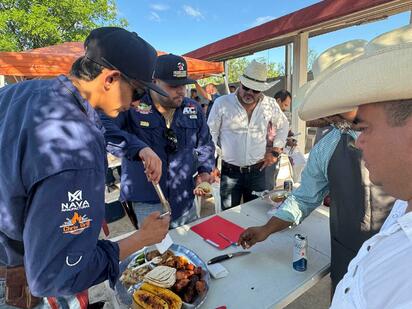 Trabajadores del IMSS celebran el Día del Padre con el “Pollazo Papimss” en Nueva Rosita