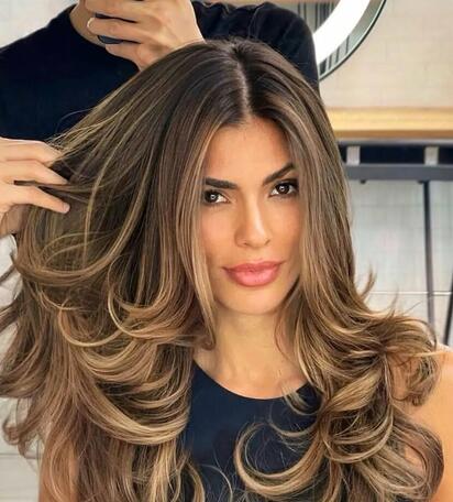 Tendencias 2025 en cortes de cabello femenino: 4 estilos clave
